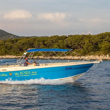 Oda ve Kahvaltı Villa Nora Hvar 4*