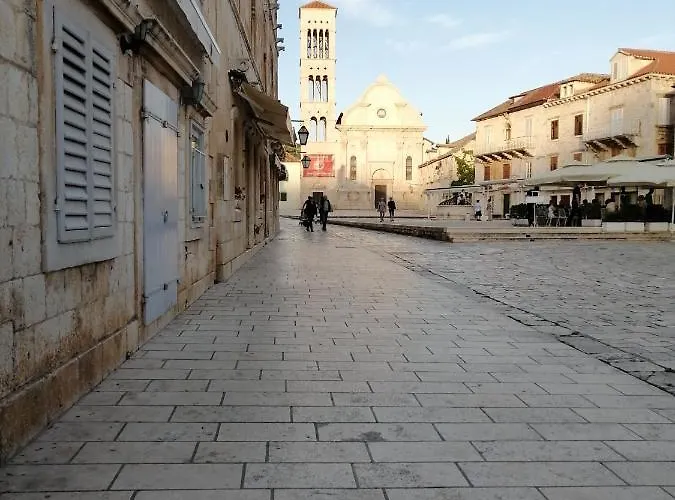 Bed & Breakfast Nora Hvar 4*