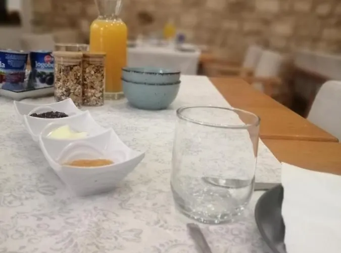 Bed & Breakfast Nora Hvar 4*