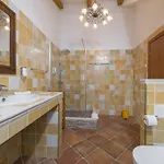 Nora Hvar