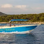 Bed & Breakfast Nora Hvar 4*