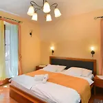 Nora Hvar Bed & Breakfast 4*