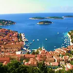Nora Hvar Bed & Breakfast 4*