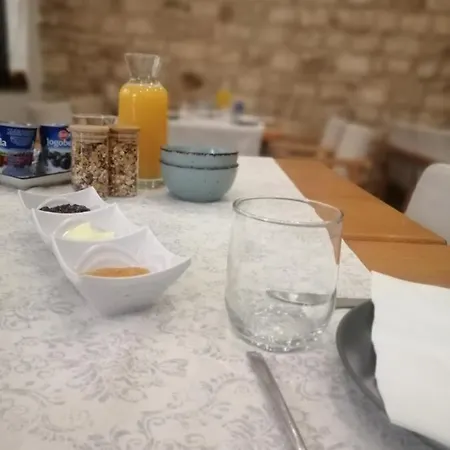 Bed & Breakfast Nora Hvar 4*